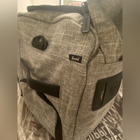 Hershel Supply Company - Outfitter Luggage 50L - Raven X - Picture 4 of 9